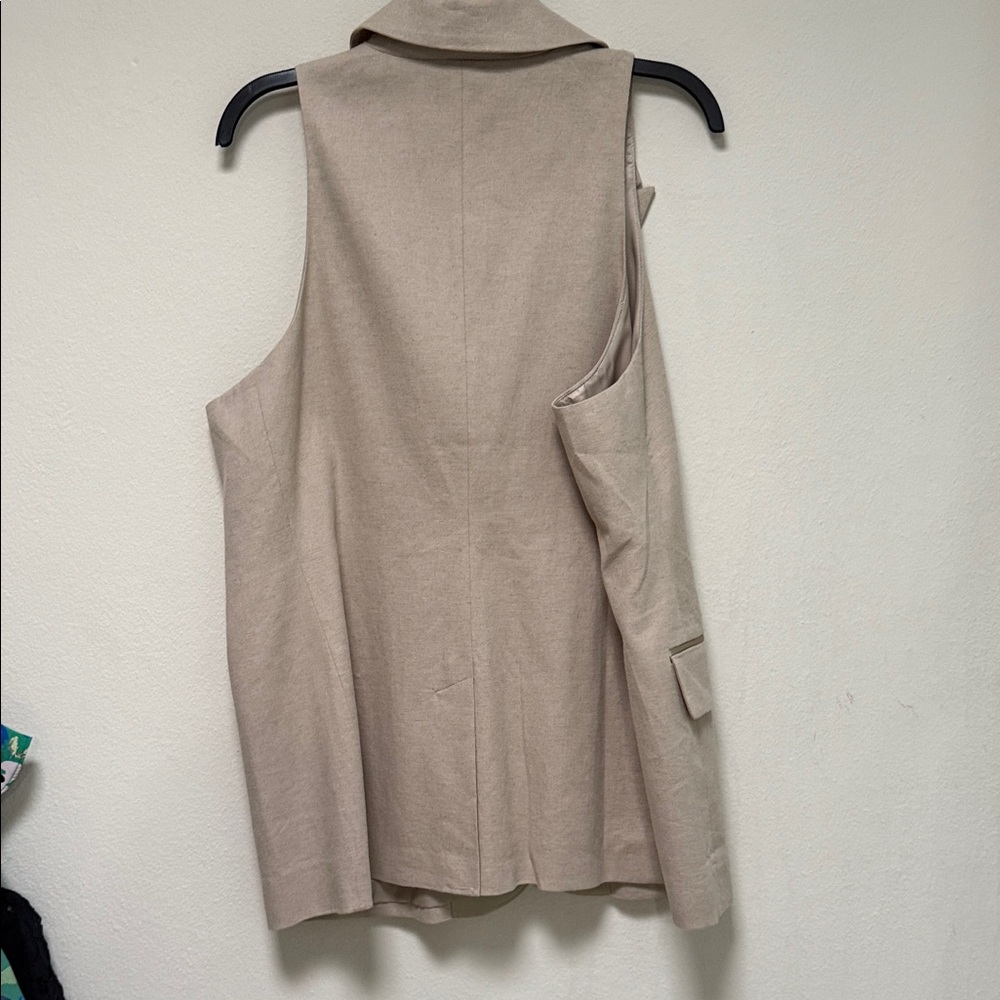 Banana Republic Beige Sleeveless Vest - Picture 2 of 6